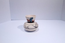 Native American Navajo Handmade Pot/Vase. Hopi Toad