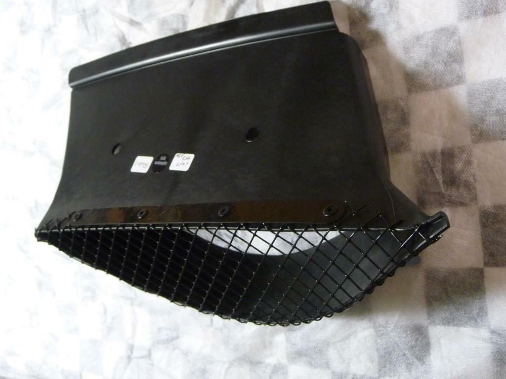 Ferrari 458 Italia Left Rear Under Spoiler 1/4 Panel Grille Air Duct 82954200 OE