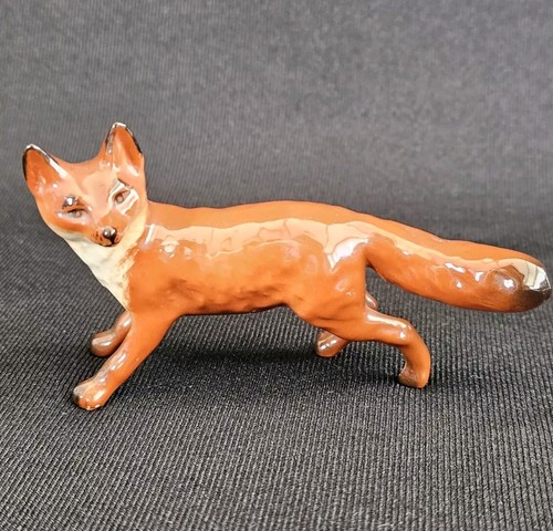 A Vintage Beswick Huntsman on a Rearing Horse, with Fox and Hounds - Picture 7 of 22