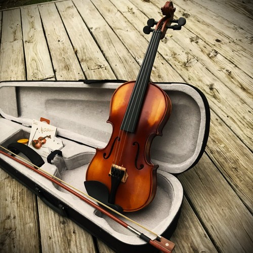 Gorgeous Solid Wood 4/4 Full Size Violin with Spruce Top & Maple Back and Sides - Picture 2 of 13