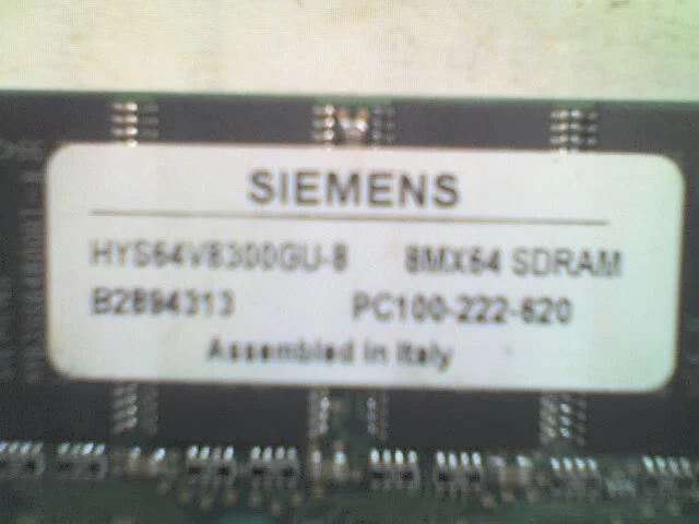 Siemens HYS64V8300GU-8 CL2 64MB 100MHz 168pin PC100-222-620 SIMM Memory - Image 2 of 3