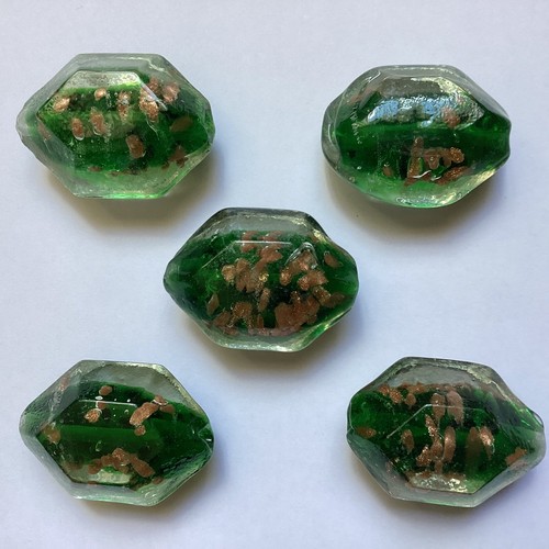 5 LARGE OVAL STYLE CHUNKY GREEN LAMPWORK GLASS BEAD SET APPROX 30MM X 25MM