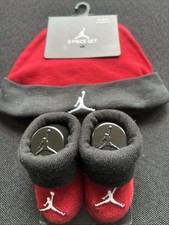 Nike Jordan infant baby hat and booties set in red and black,ages 0-6 months.