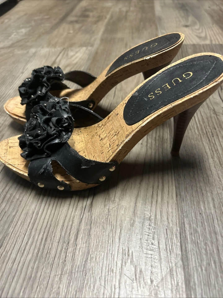 Tacones Guess vintage negros rosa tacón de madera 7,5  Foto 3 de 4