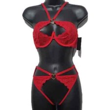 Fredericks of Hollywood Red Lovers Floral Lace Bra  Thong Panty 2pc Set 1X-2X