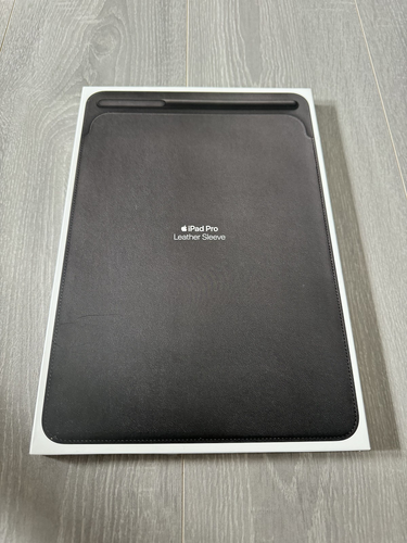 Apple Leather Sleeve for 10.5-inch iPad Pro -Black