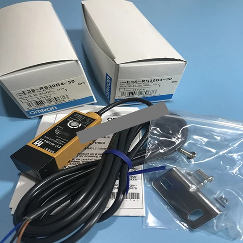 Brand New In Box Omron E3S-RS30B4-30 PLC Photoelectric Sensor