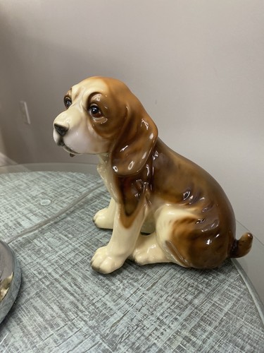 VINTAGE SITTING BEAGLE PUPPY DOG Figurine 7”x7” BROWN AND TAN PREOWNED