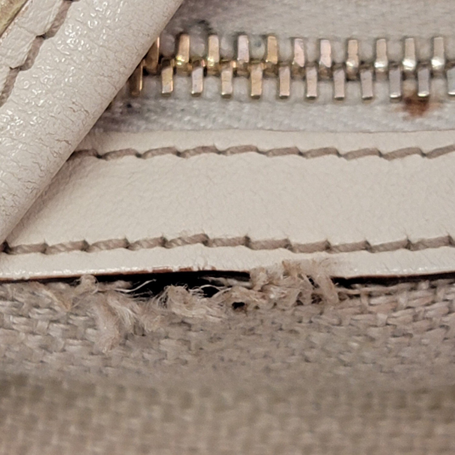 Gucci Python Medium Pelham Tote - image 9