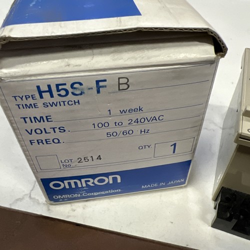 OMRON H5S PROGRAMMABLE DIGITAL LCD TIME SWITCH H5S-FB 15AMP 250VOLT - Picture 2 of 5