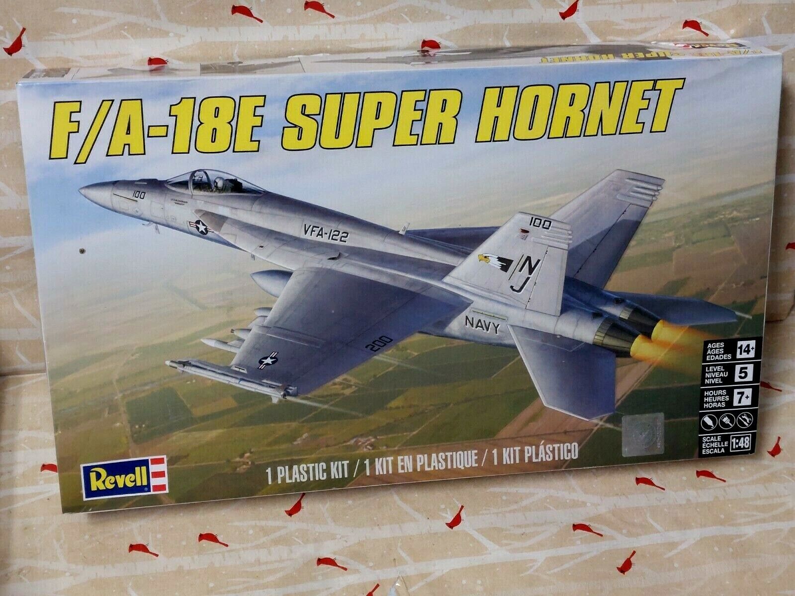 Revell F/A 18-E Super Hornet Plastic Model Kit 1:48 open box new