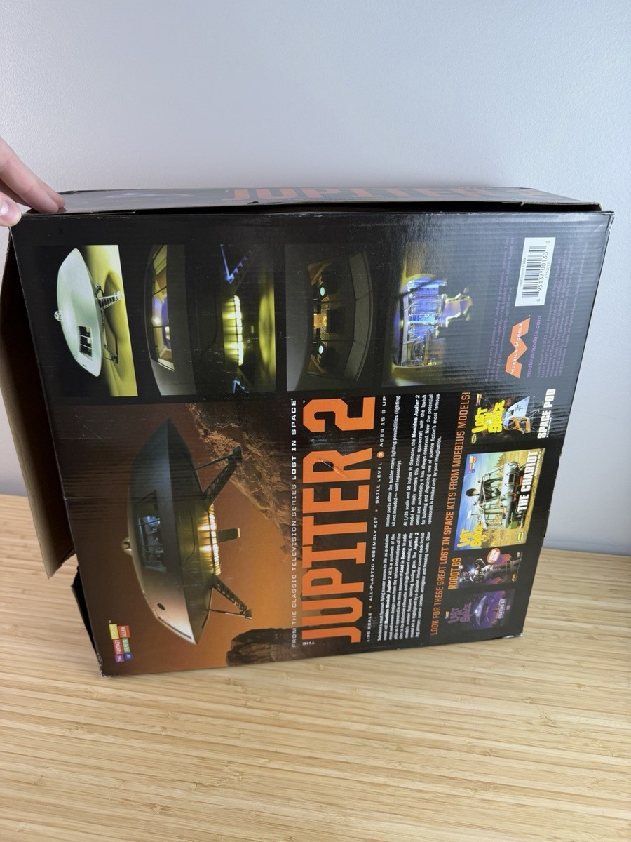 Lost In Space Jupiter 2 Model Kit #913 Moebius Models 1:35 SCALE