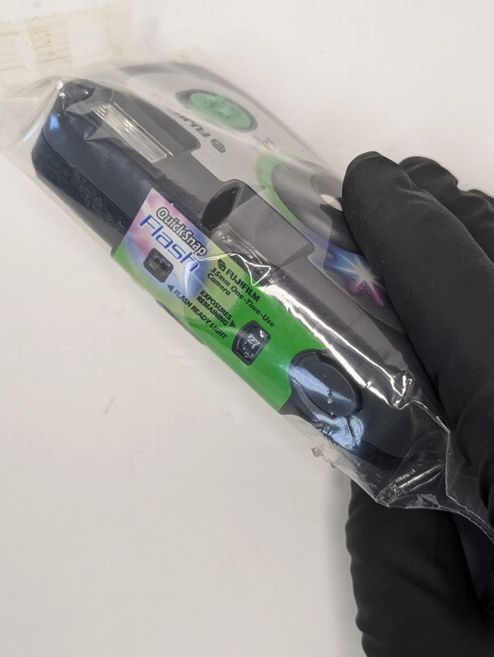 Vintage Fuji Quick Snap Flash Camera - Image 3 of 4