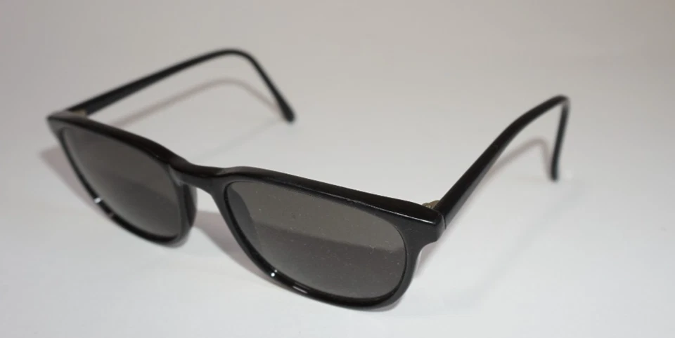 Gafas de sol vintage Bausch & Lomb I's W2440 de plástico negro rock & roll Foto 2 de 4