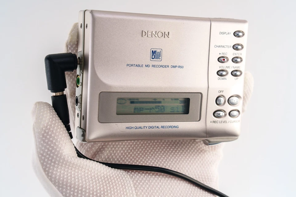 Denon DMP-R50 MiniDisc Recorder - SP Only SILVER [DEMO / PLAYS] - Image 2 of 4