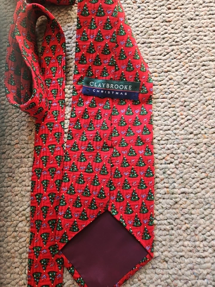 Corbata de Navidad vintage árboles regalos CLAYBROOKE EE. UU. 100 % SEDA ROJO VERDE Foto 2 de 4