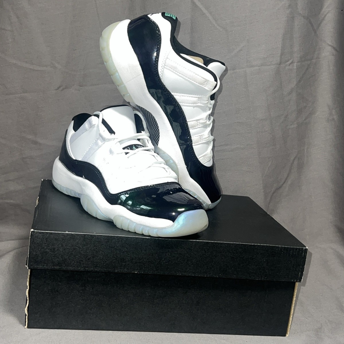 jordan retro 11 low emerald