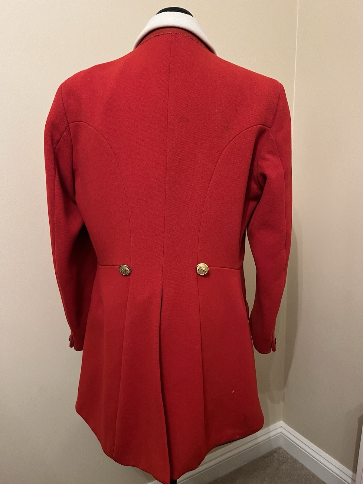 Gentlemen’s Red Hunting Jacket image 2