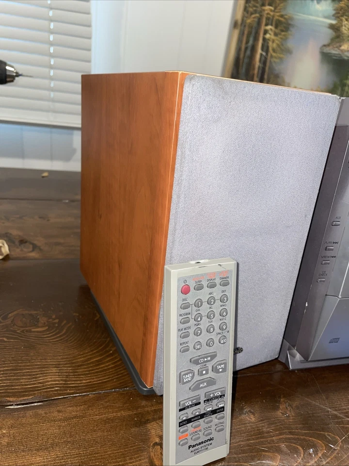 Panasonic SA-PM19 - 5 Disc, AM/FM Radio CD Stereo System - Tested - Image 2 of 4