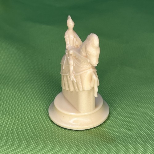 Vintage White Knight Kingsway Florentine Replica 11th Century Chess Piece (one) - Picture 4 of 6