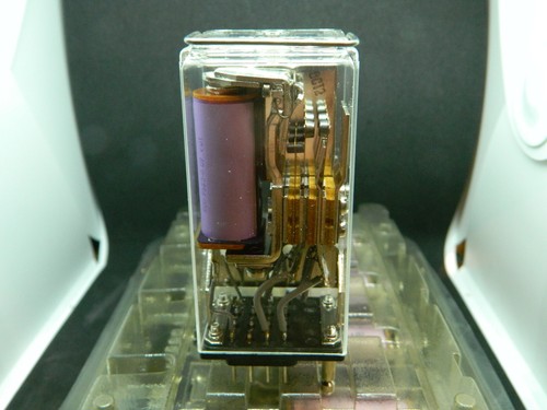 1 x Siemens V23006-B2018-A252 Round Relay in Telegraph Relay Housing Relay - Picture 8 of 9