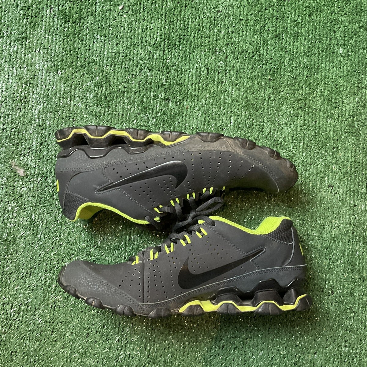 NIKE　 Nike Reax 8 TR Size 8 Cross Training Gray Black Volt Green 807184
