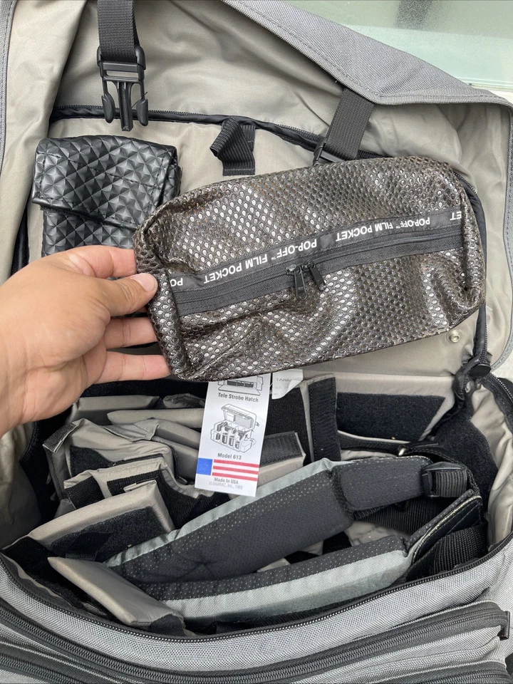 Vintage Tamrac Camera Pro Equipment Shoulder Bag Case - Extra Large - Gray - USA - Image 4 of 4