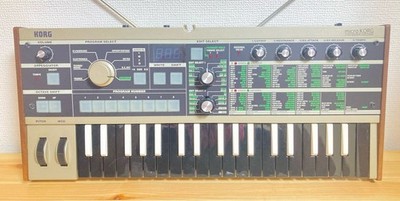 KORG MicroKORG Synthesizer Vocoder w/ AC-adapter Mic soft-case Good Condition