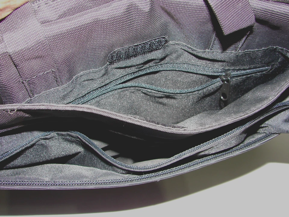 Maletín Tucano Slim para portátil de 13,3 pulgadas Sin correa. Apple ¡ENVÍO GRATUITO! Foto 2 de 3