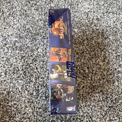 1995 96 Skybox Premium NBA Basketball Series 1 Factory Sealed Box! - Picture 2 of 8