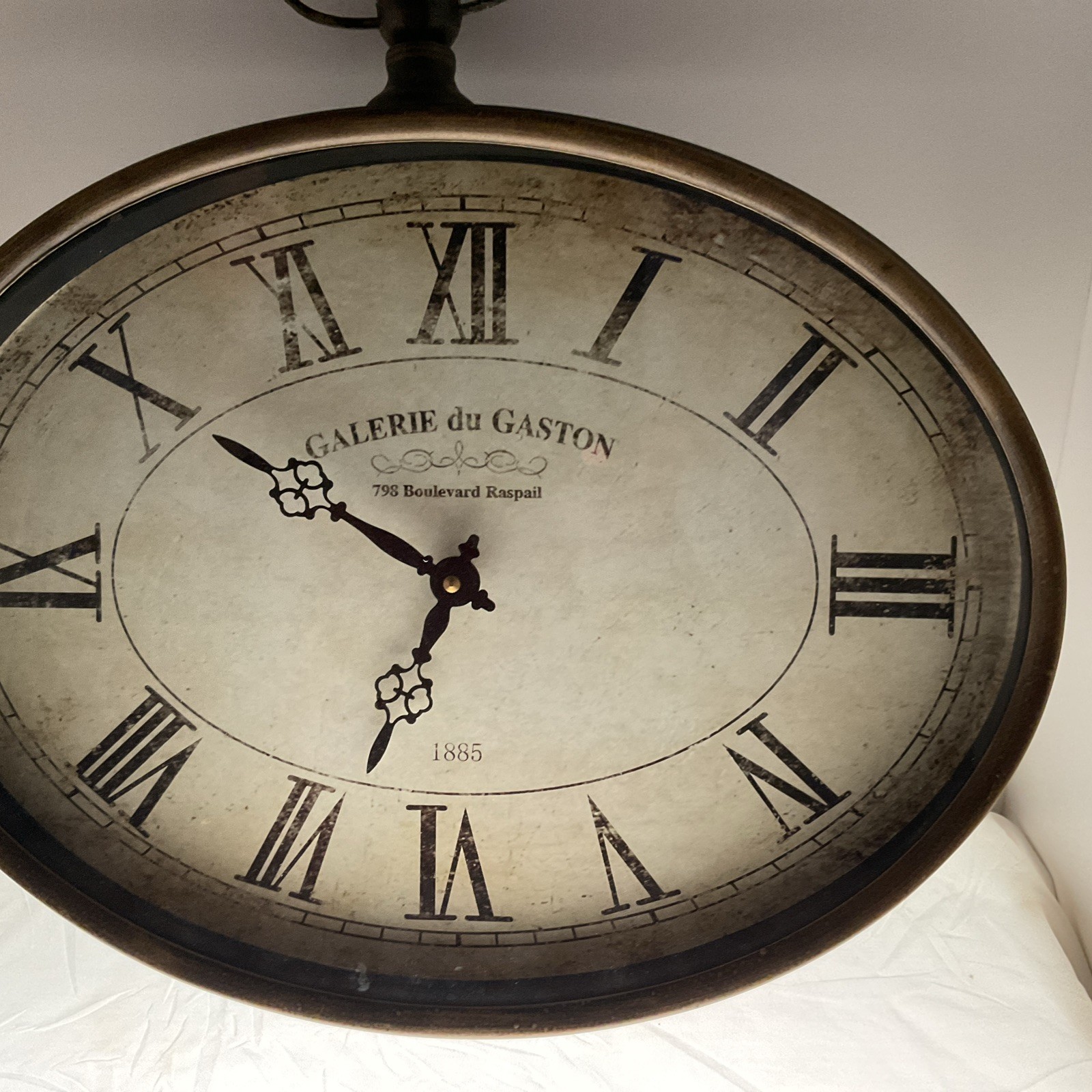 Oval French Wall Clock Vintage Style, Galerie du Gaston Pre-owned Tested Working
