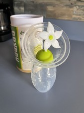 NEW - Haakaa - Silicone Breast Pump  Flower Stopper Set - Gen 1
