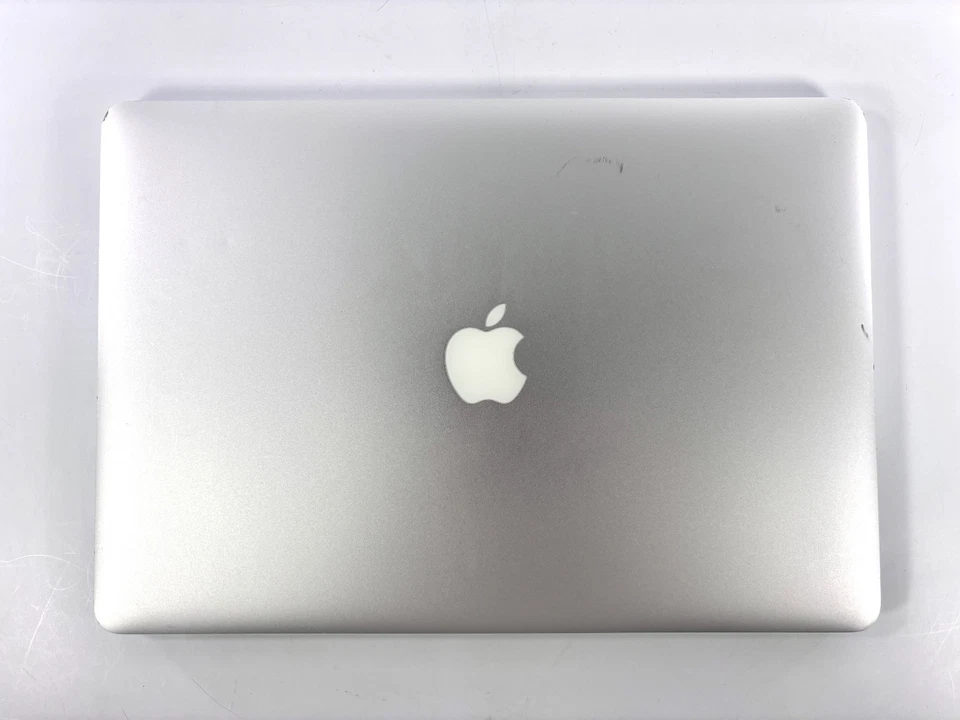 MacBook A1398 2013 - 15", 2,4 GHz i7, 8 GB de RAM, SSD de 256 GB Foto 4 de 4