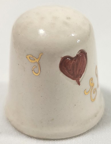 Vintage I Love (Heart) Elvis Handpainted Porcelain Thimble Gold Details - Picture 3 of 4