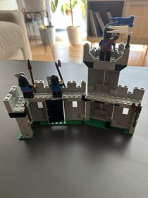 LEGO Caste 6062 Battering Ram Set with Minifigures