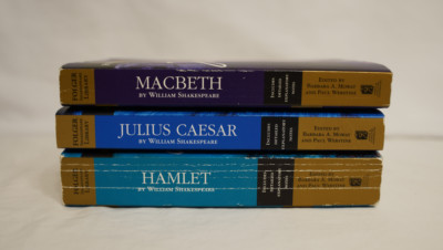 Folger Shakespeare Library Lot: Hamlet, Julius Caesar, Macbeth (DISCOUNT PRICE)