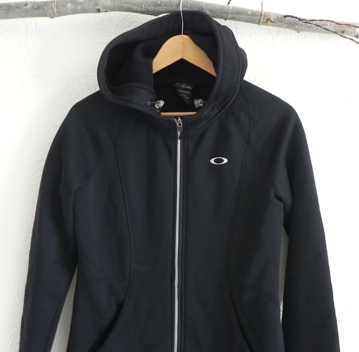 Oakley Training Hoodie Black Full Zip Pockets Long Sleeve Oakley Training Hoodie Black Full Zip Pockets Long Sleeve