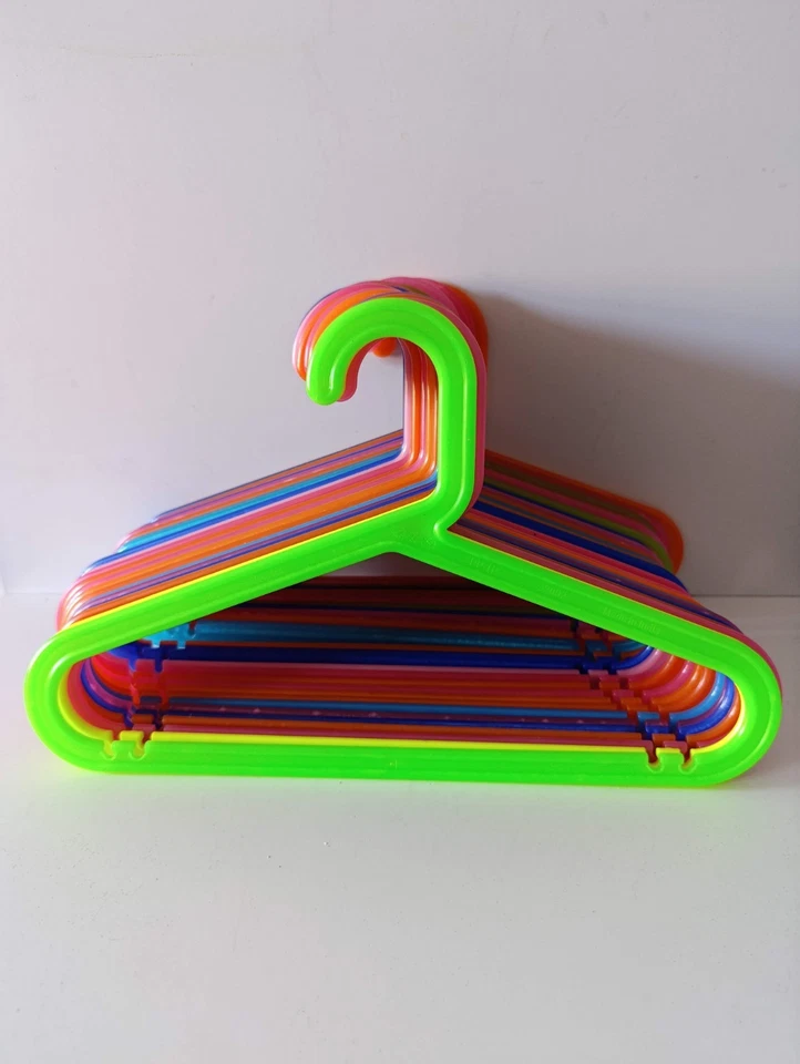 Ikea Bagis Lot 30 Cintres Plastique Vêtement Enfant Multi Couleur 34 Cm - Photo 1/4