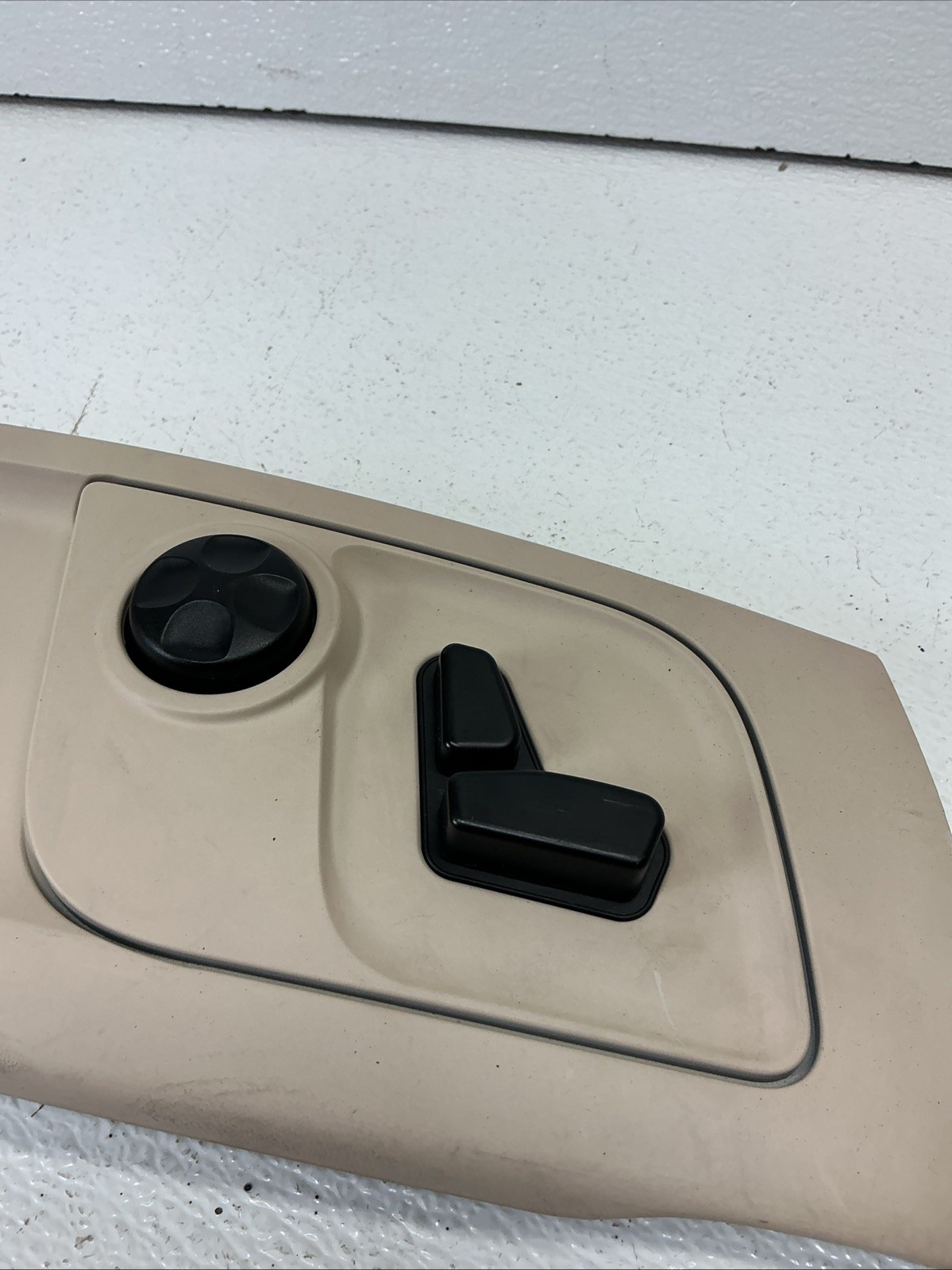 14-20 MASERATI GHIBLI Front Right Side Seat Outer Switch Cover Trim OEM