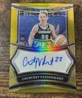 2025 Panini Select WNBA Courtney Vandersloot Auto Gold 06/10 #SG-CV Sky