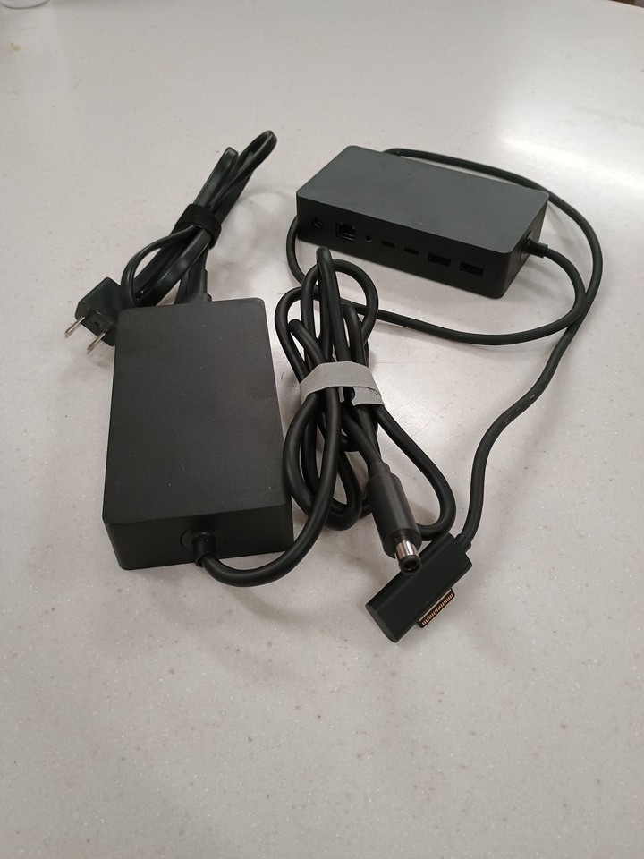 Microsoft Surface Dock 2 - Dual 4K Monitor Support Microsoft Surface Dock 2 - Dual 4K Monitor Support