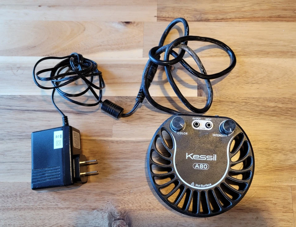 2x Kessil A80 Tuna Blue LED Lights & Spectral Controller  & Cable Bundle - Image 3 of 4