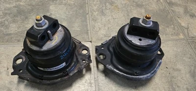 19 Dodge Challenger Hellcat 6.2L engine motor mounts right boot cut - Image 1 of 4