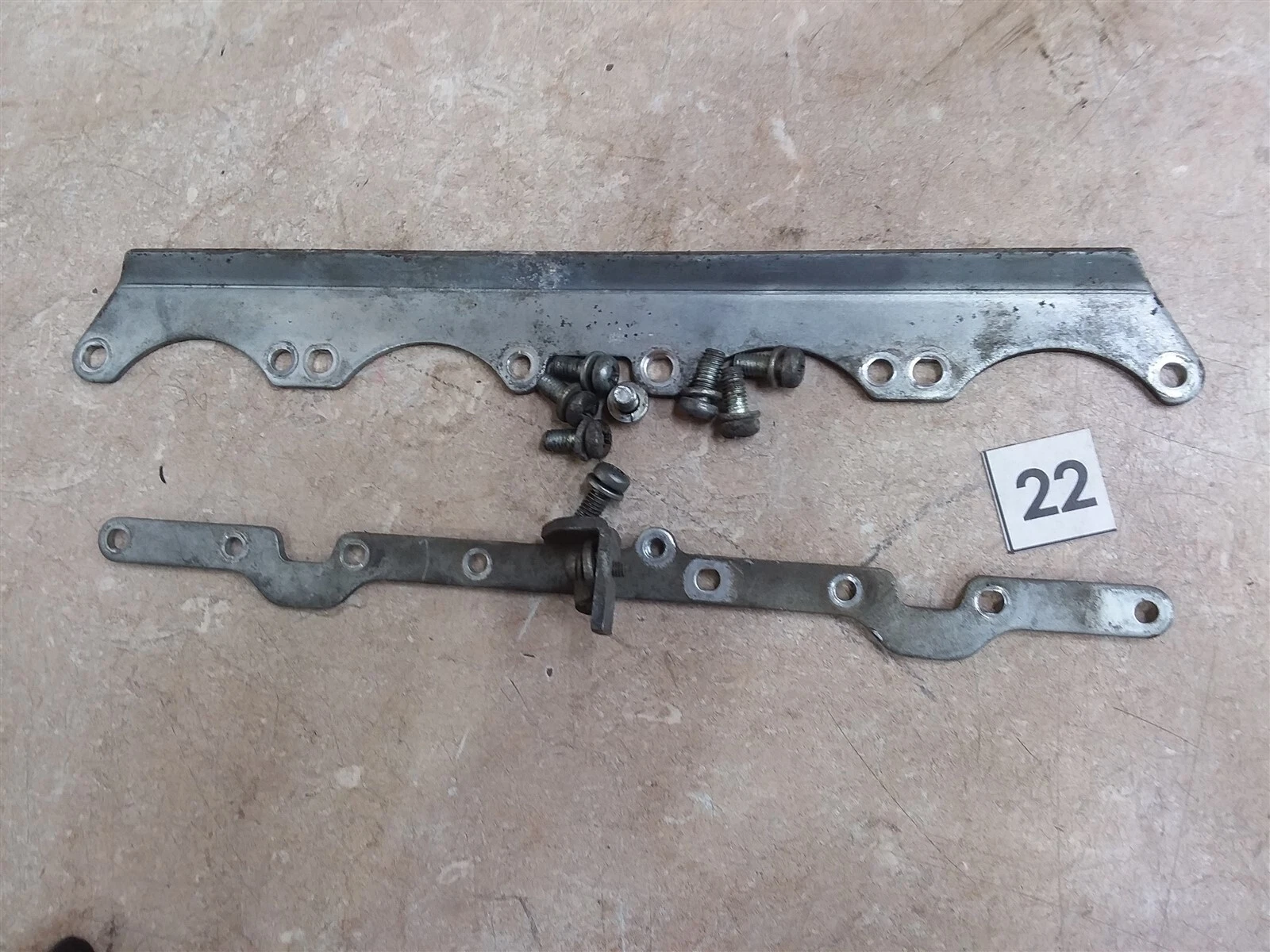 Honda CB650 Carburetor Body Mount Brackets & Screws 1981 1982 #22 UO AP-402