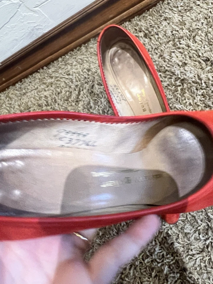 Tacones Andrew Geller de gamuza roja vintage talla 9 punta estrecha  Foto 3 de 4