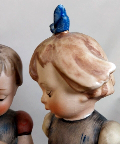 VTG Goebel Hummel #256 “Knitting Lesson” TMK 4 Some Crazing / No Damage / 7.5” - Picture 16 of 22