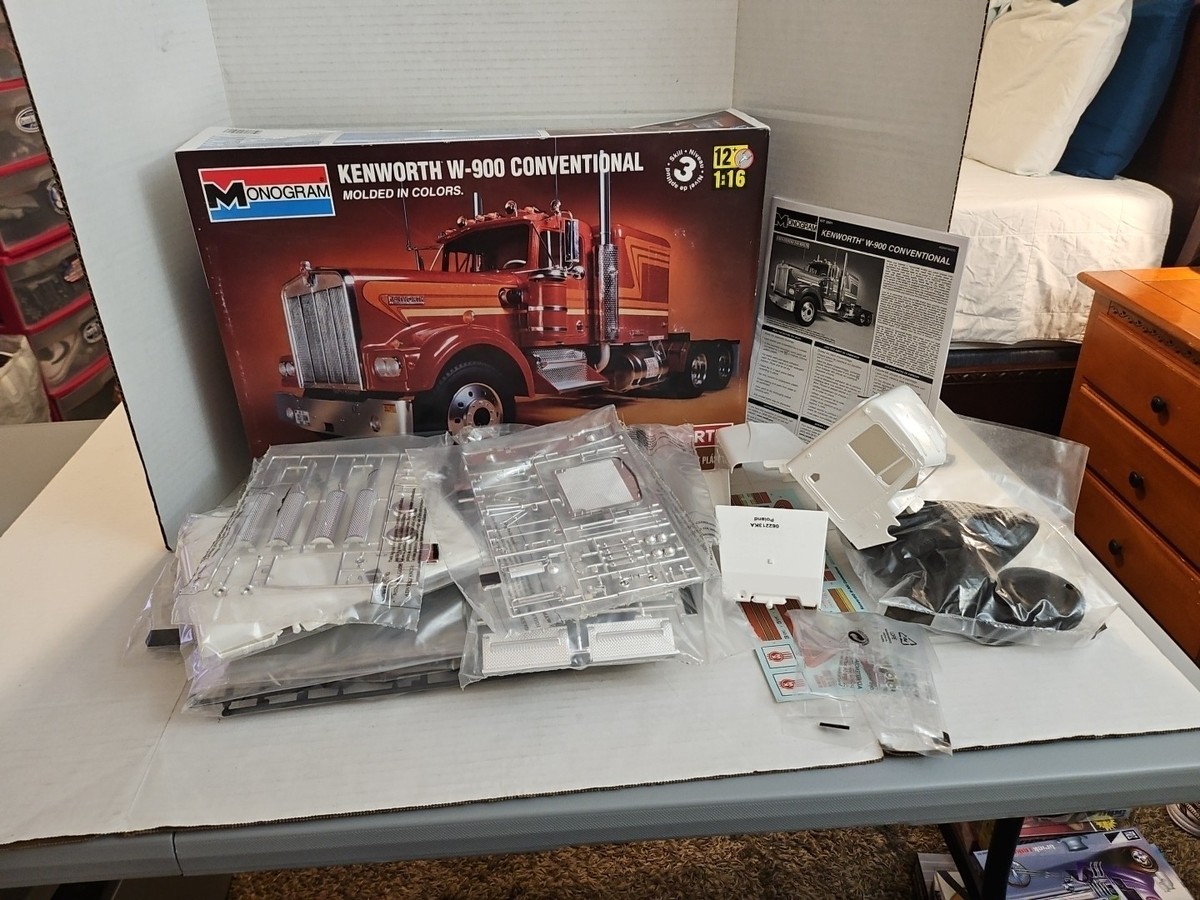 ラ*ラ様 MONOGRAM KENWORTH W-900 1/16スケール Monogram, Kenworth W-900 Conventional, 1/16 scale Model Semi