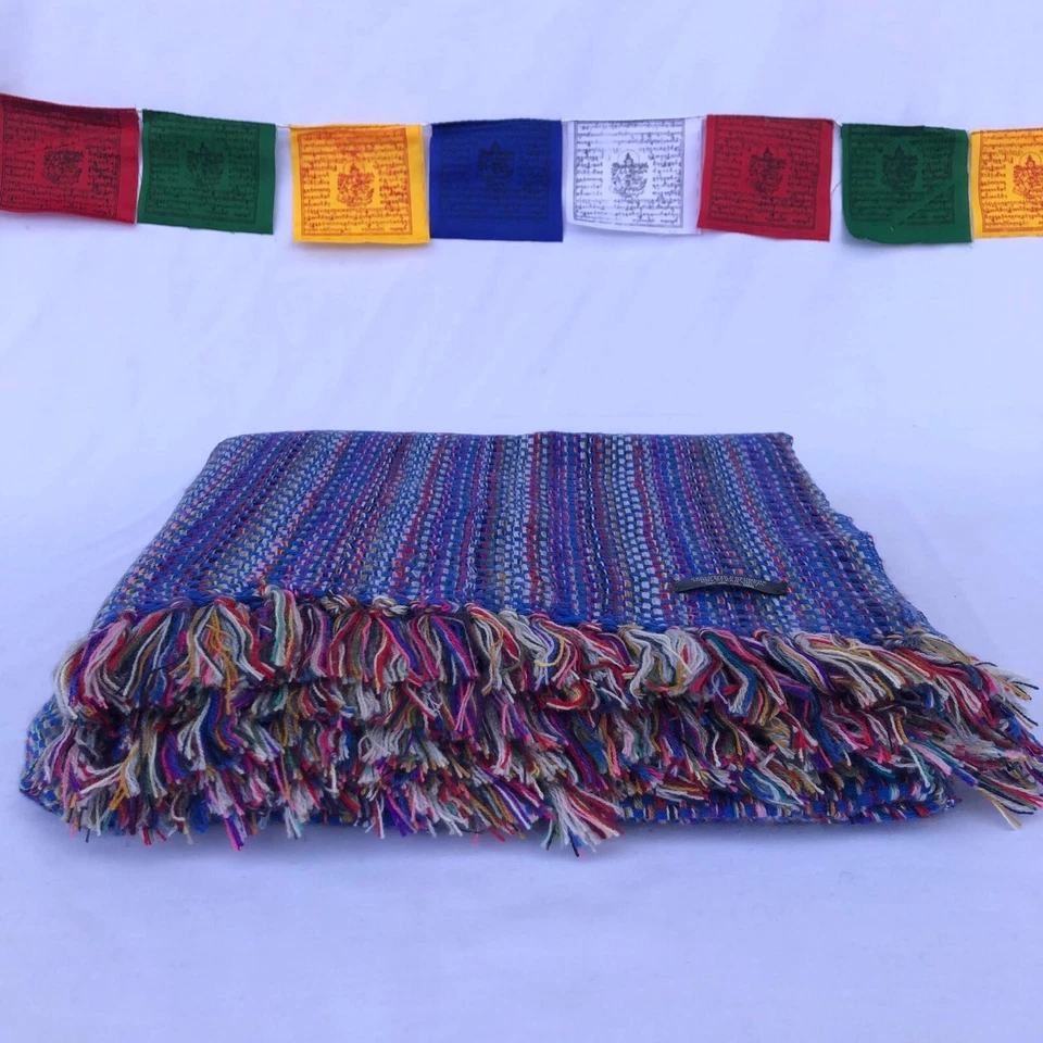 Manta de cachemir "Shambhu (शम्बु)" hecha a mano de Nepal, edredón, cuadros, sin fines de lucro Foto 2 de 4