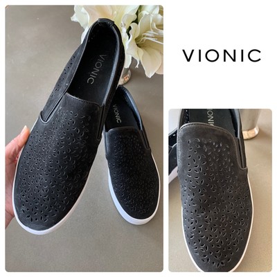 kani slip on sneaker