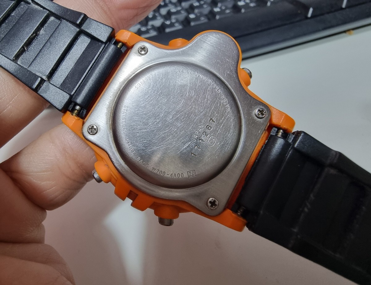 ALBA (SEIKO) W700-4A00 THERMOMEMORY VINTAGE DIGITAL WATCH